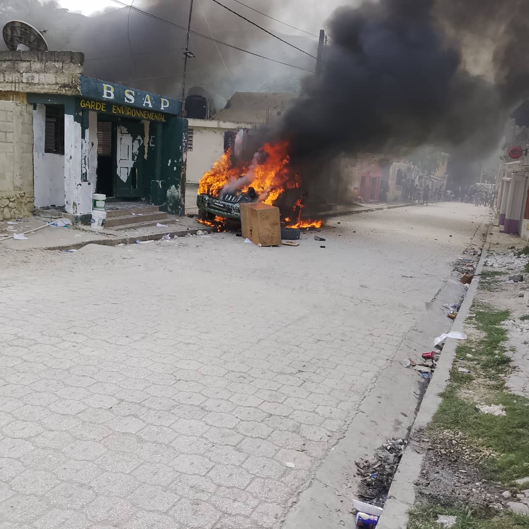 Affrontements entre policiers et agents de la BSAP à Lascahobas : quatre blessés par balles et deux véhicules incendiés