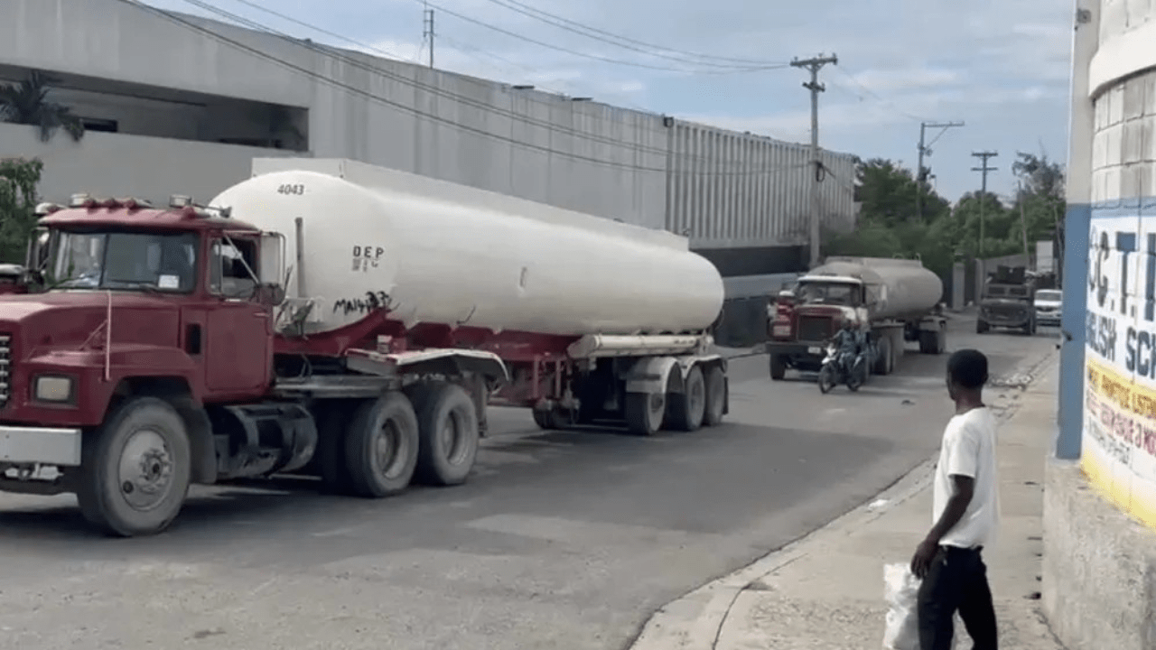 Rareté de carburant : des explications du terminal Varreux