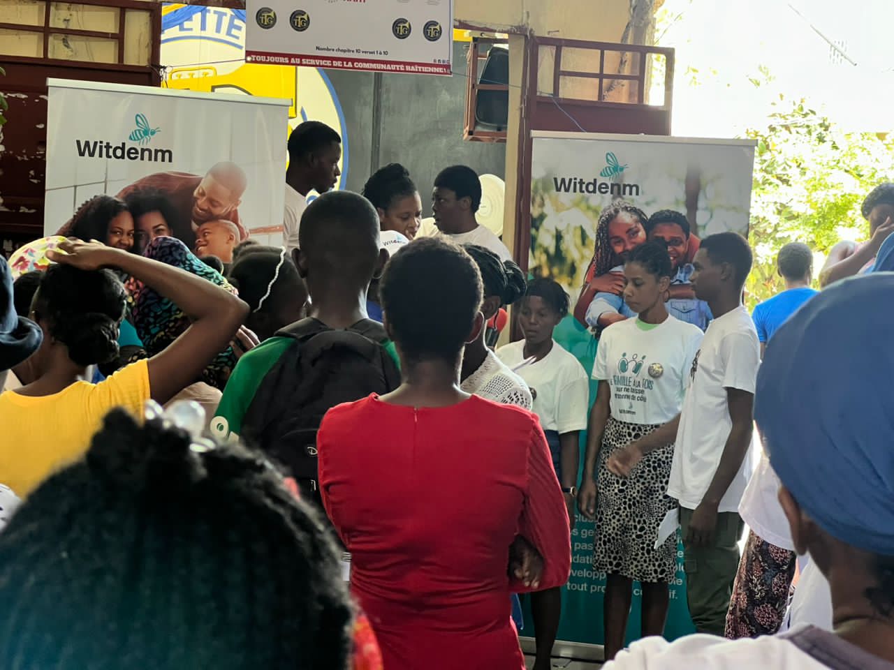 Haïti : l&rsquo;ONG WITDENM lance le programme « Une Famille à la Fois » pour soutenir les déplacés internes