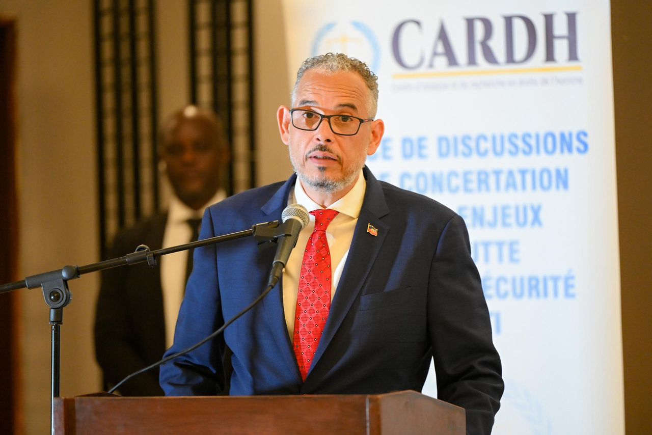 Table sectorielle sur la sécurité : Alix Didier Fils-Aimé réaffirme l&rsquo;engagement de l&rsquo;État à mettre les gangs hors d&rsquo;état de nuire