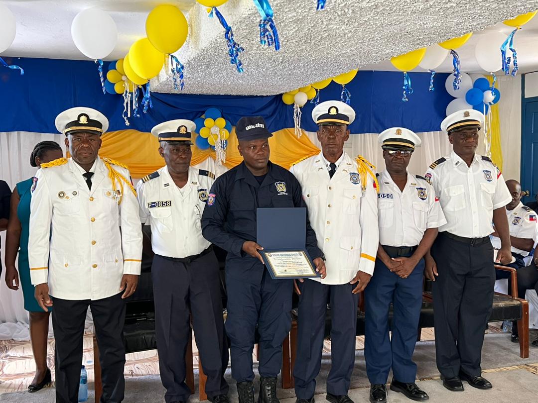 Haïti – Sécurité maritime : une cinquantaine de policiers intègrent la Garde-Côte
