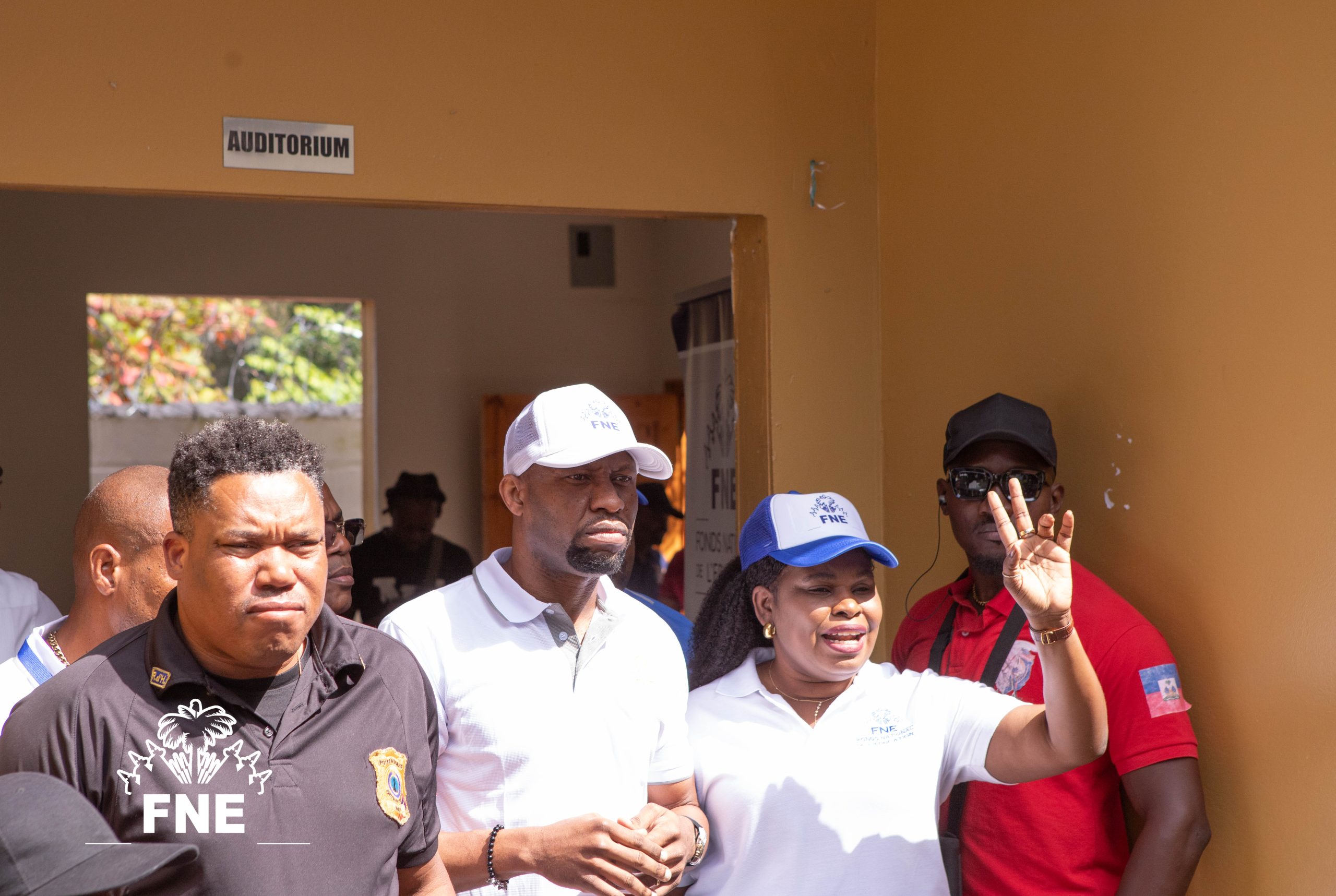 Subvention scolaire : le FNE distribue un premier lot de 271 chèques aux parents d’élèves