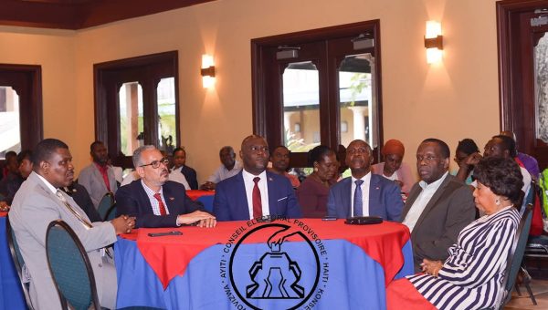 Haïti : le CEP et le Premier ministre Fils-Aimé apaisent les tensions et discutent du décret électoral
