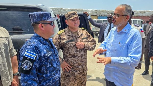 Le Premier ministre Fils-Aimé rencontre les responsables de la FRG pour l’intensification des opérations contre les gangs