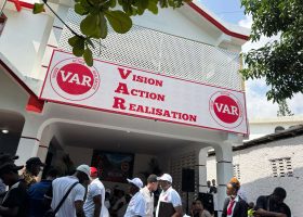 Le parti VAR inaugure son nouveau siège à Delmas 73