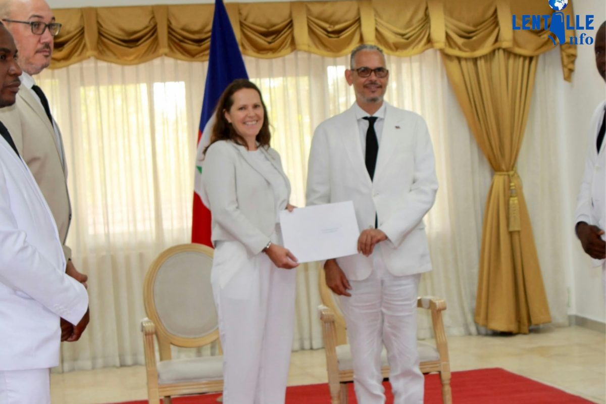 Diplomatie : le Premier ministre Alix Didier Fils-Aimé reçoit les lettres de créance de l’ambassadrice de Suède en Haïti