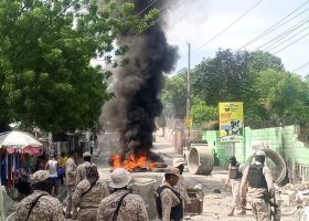 Protestation : des barricades de pneus enflammés à Delmas 33
