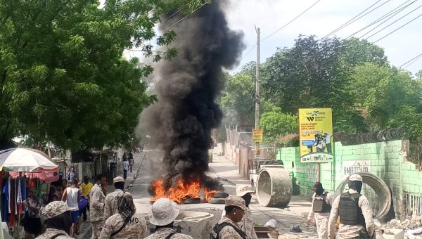 Protestation : des barricades de pneus enflammés à Delmas 33