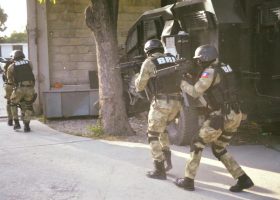 Petite-Rivière-de-l’Artibonite : des agents de la BRI déployés en renfort pour faire face au gang « Gran Grif »